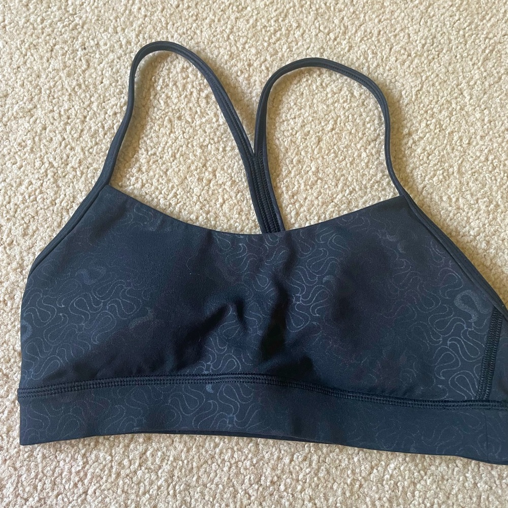 Lululemon flow y sports bra